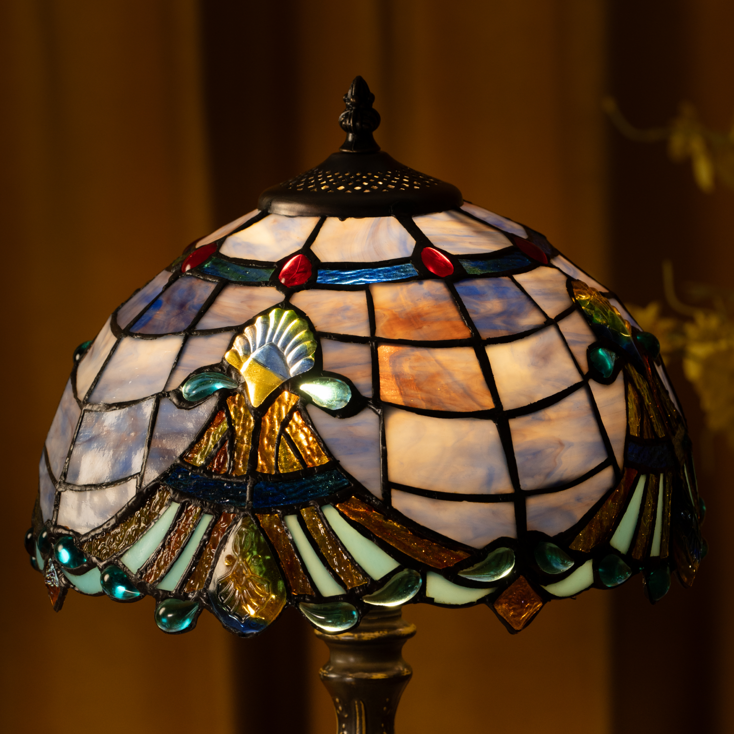 Imperial Grace Tiffany Table Lamp