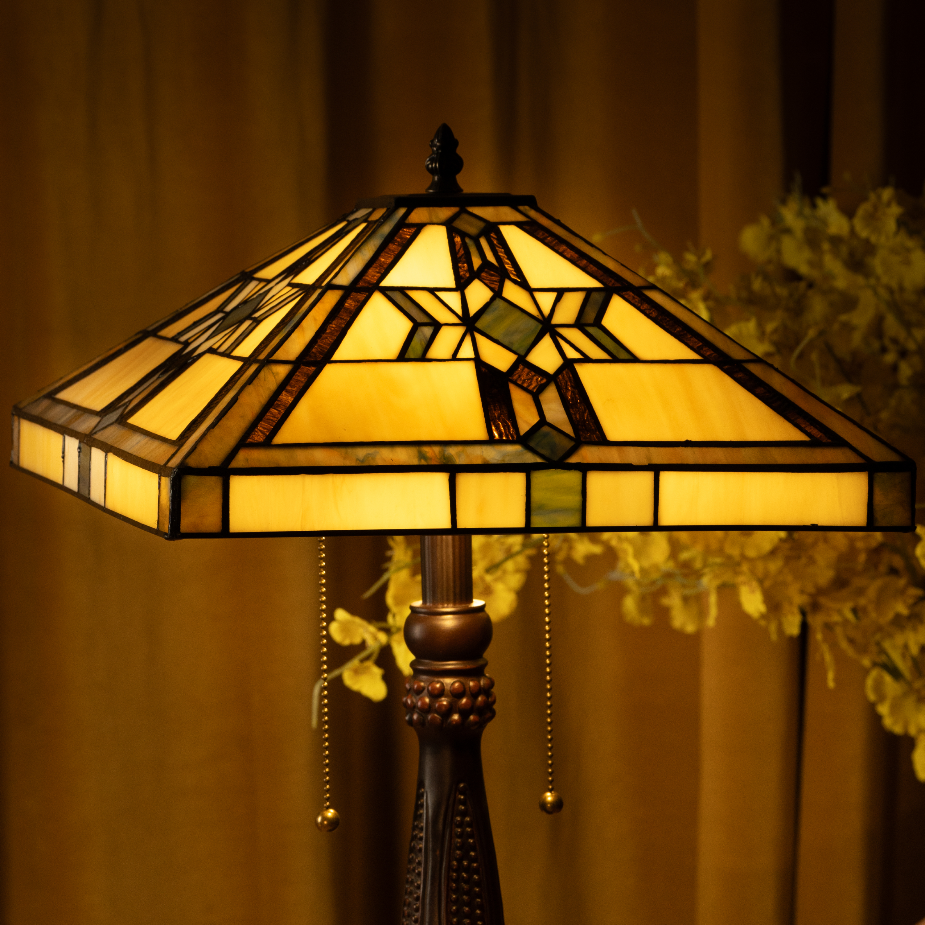 Lampe Tiffany artisanale en ambre