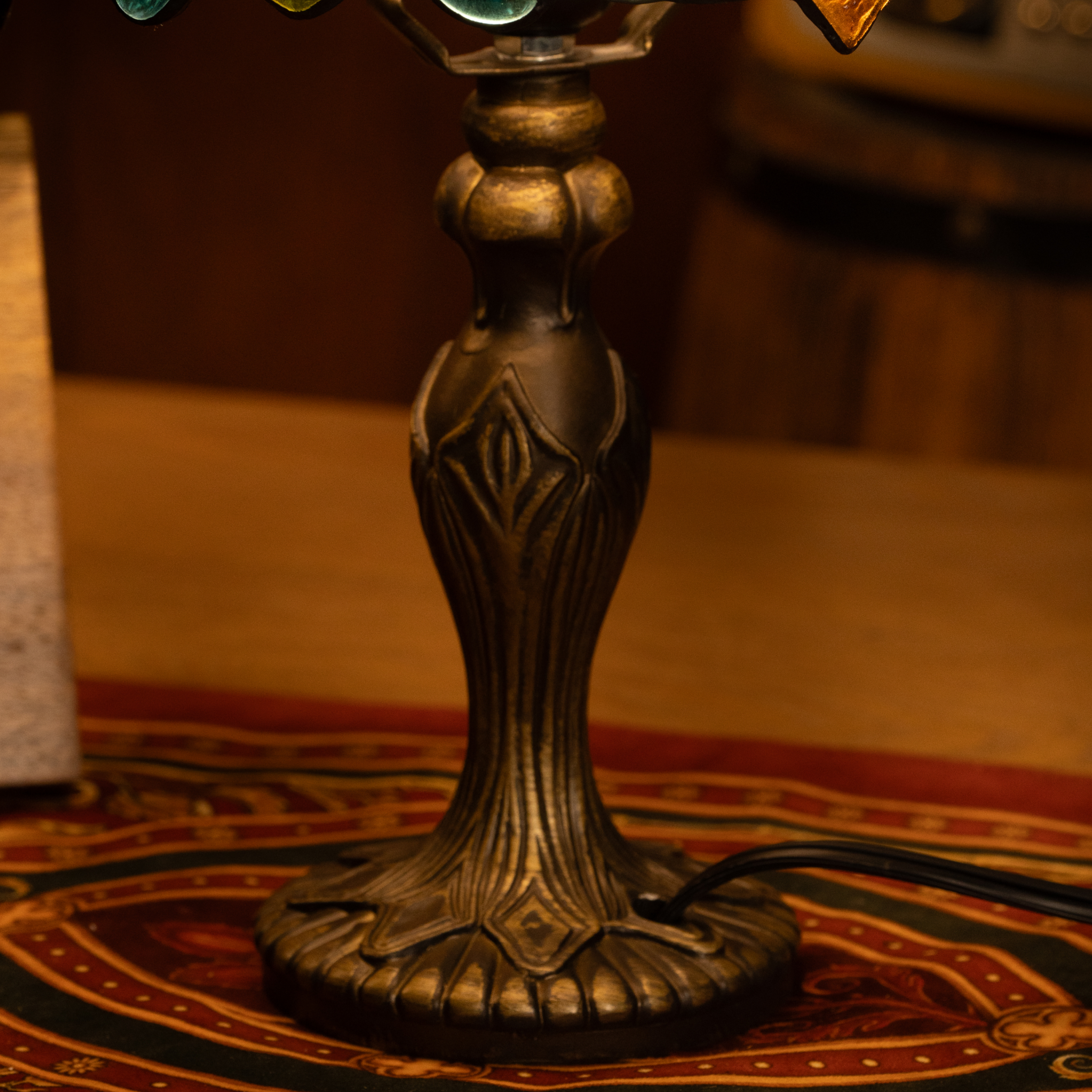 Ocean Sapphire Light Tiffany Lamp