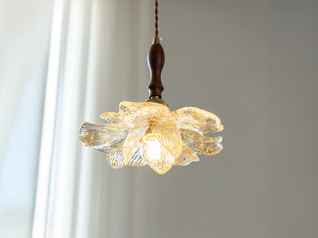 Delicate Glass Pendant Light Inspired by Nature