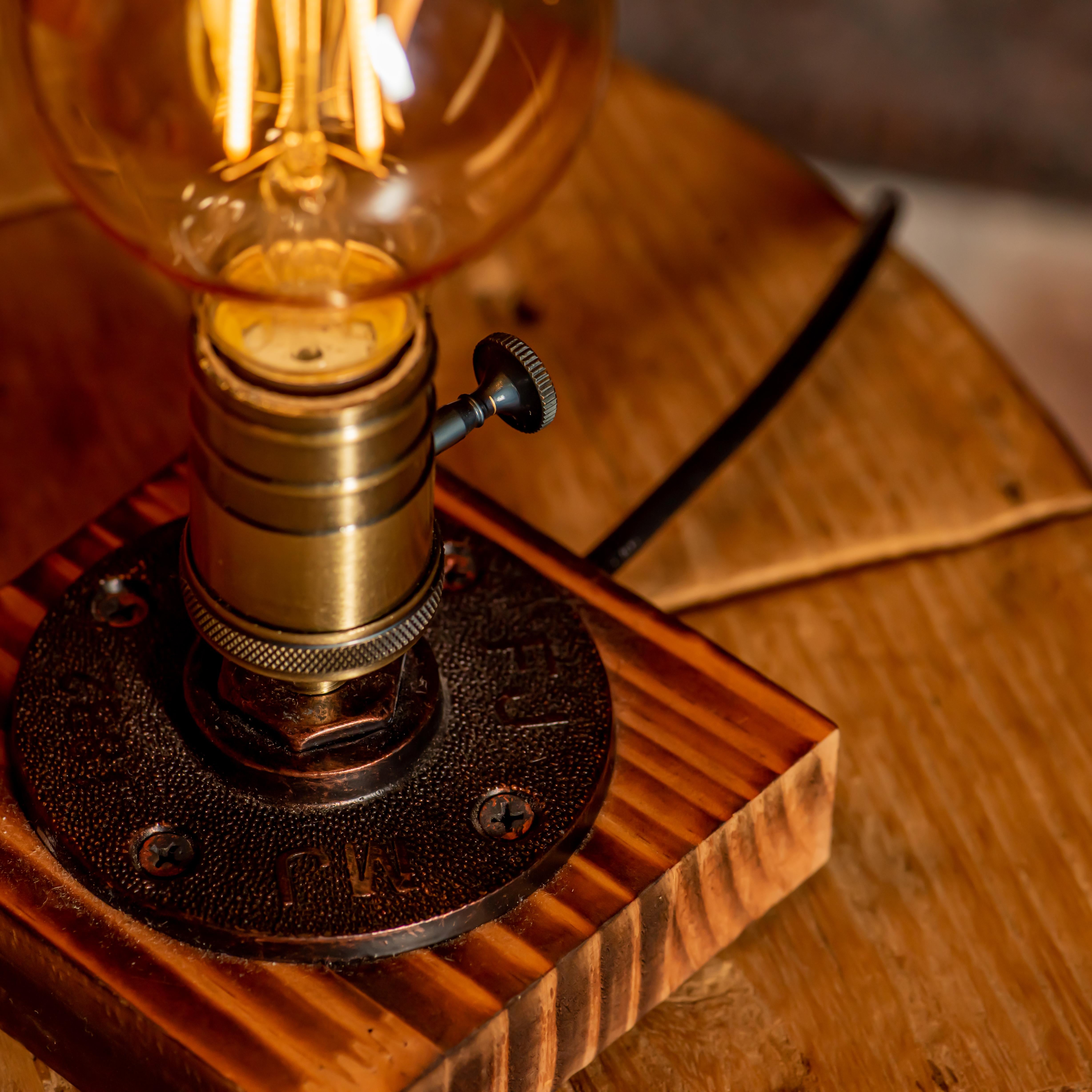 Lampe à tuyau réglable vintage faite à la main de style steampunk Edison