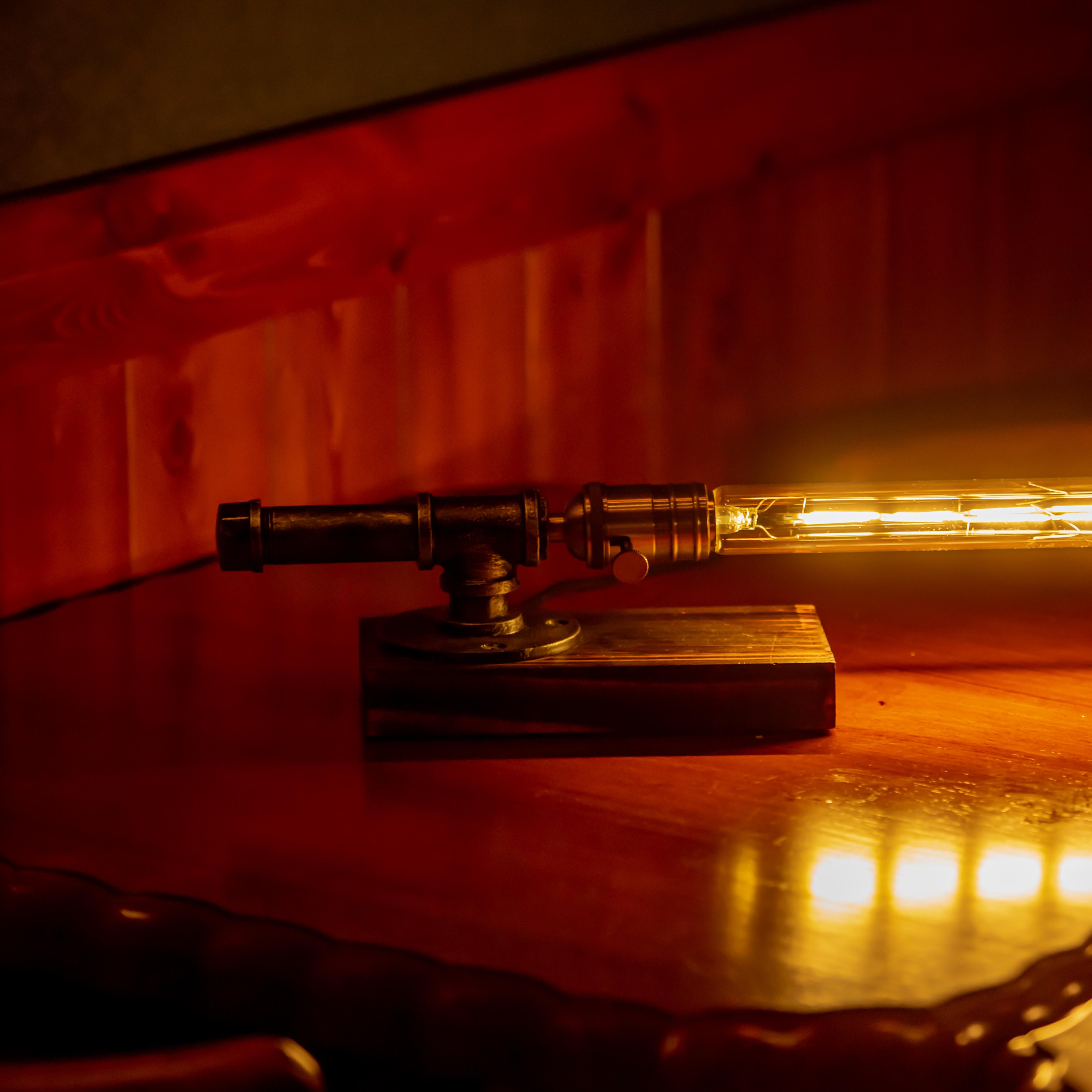Lámpara de tubo ajustable vintage hecha a mano Steampunk Echo