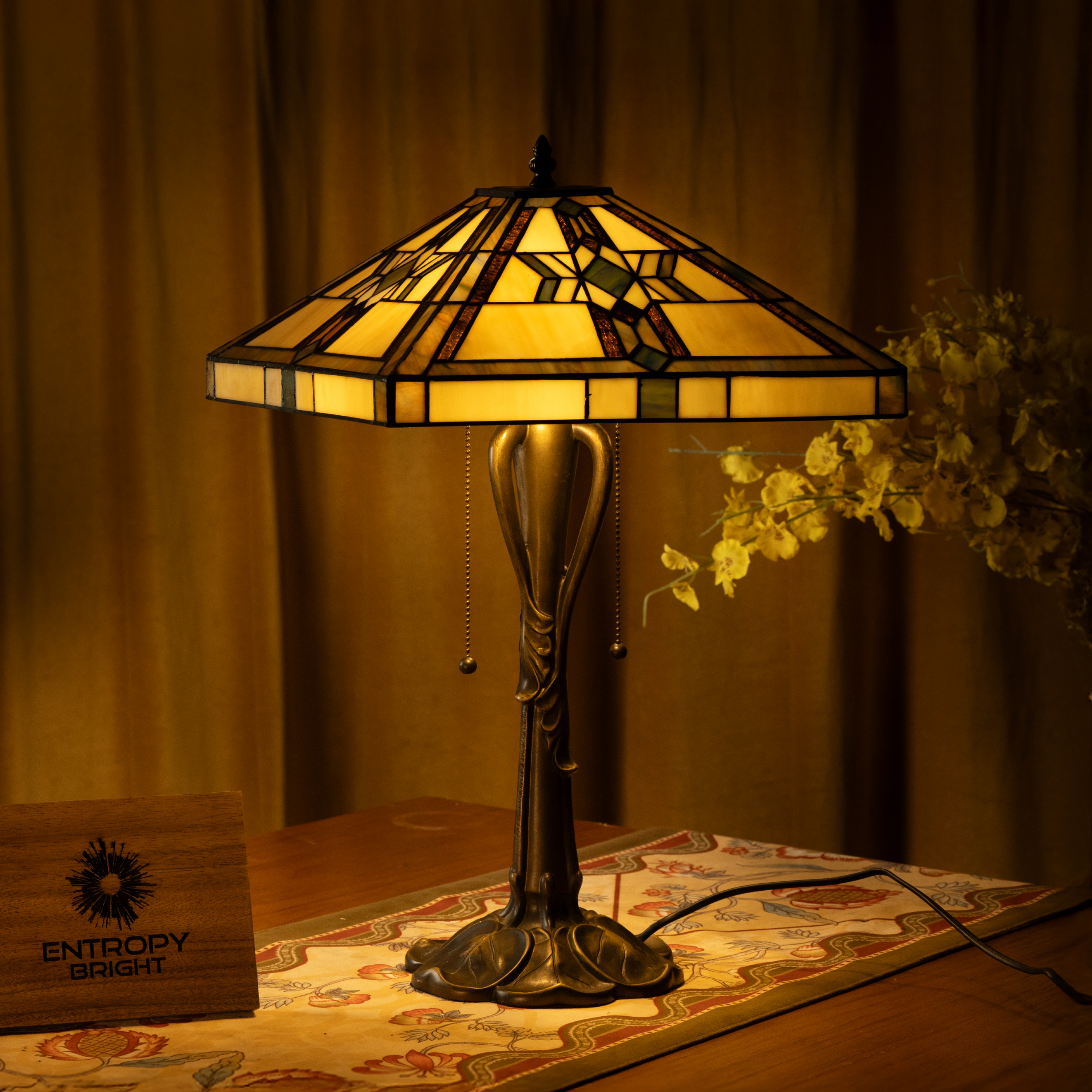 Golden Glow Tiffany Lamp