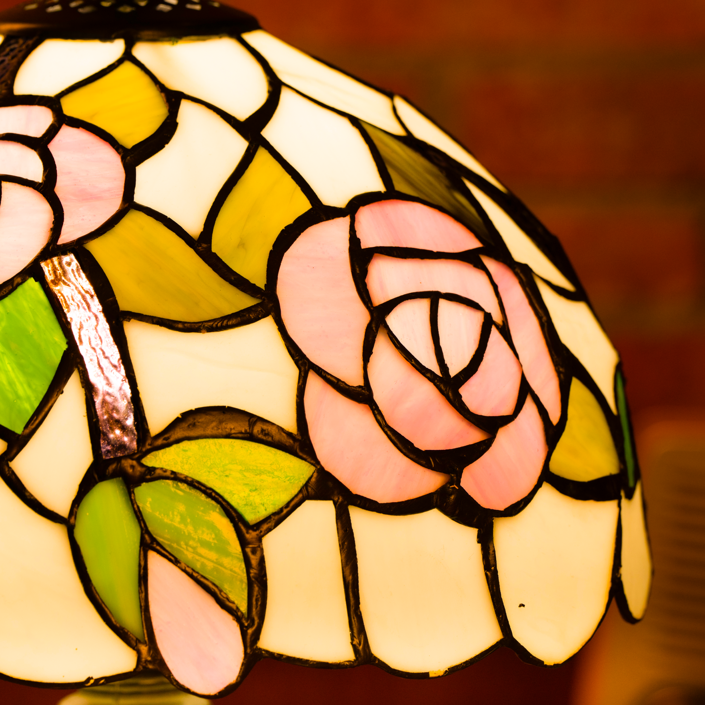 Rose Garden Glow Tiffany Table Lamp