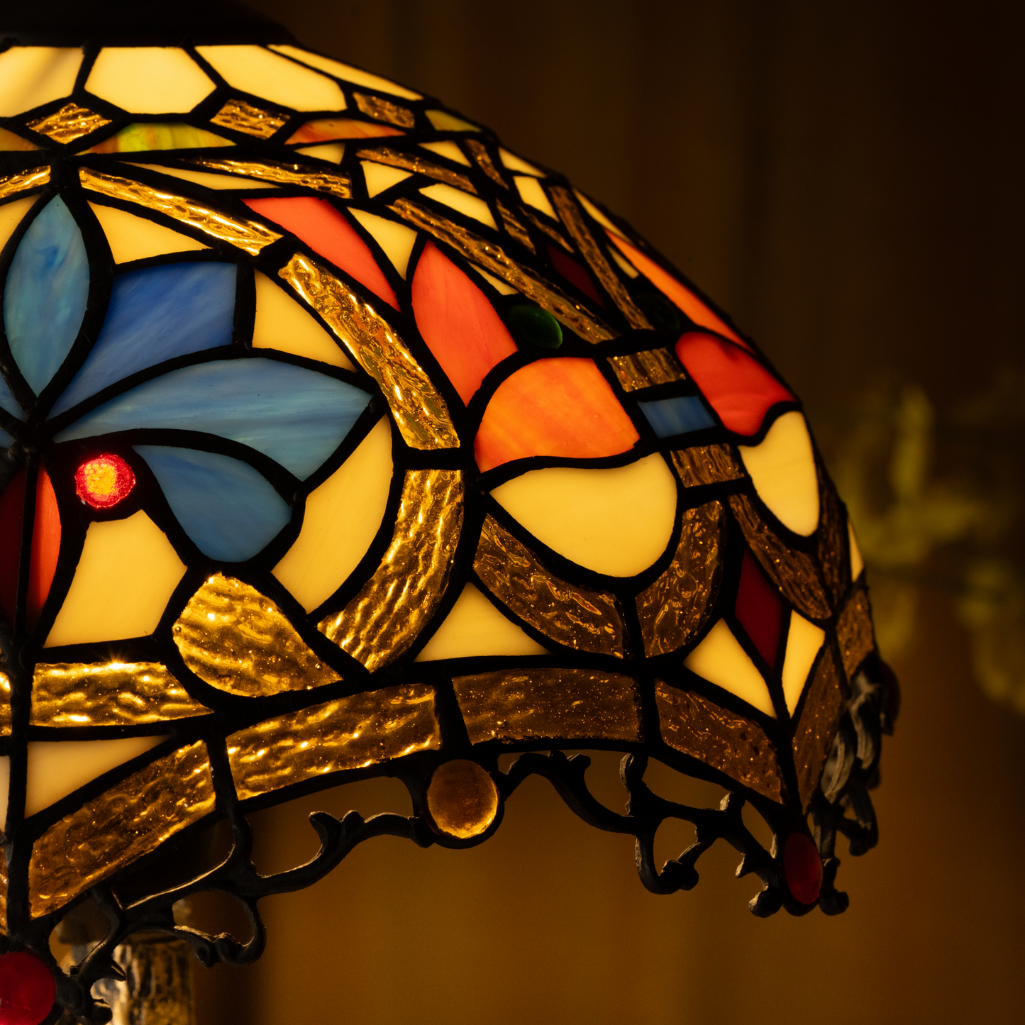 Blue Petal Grove Tiffany Table Lamp