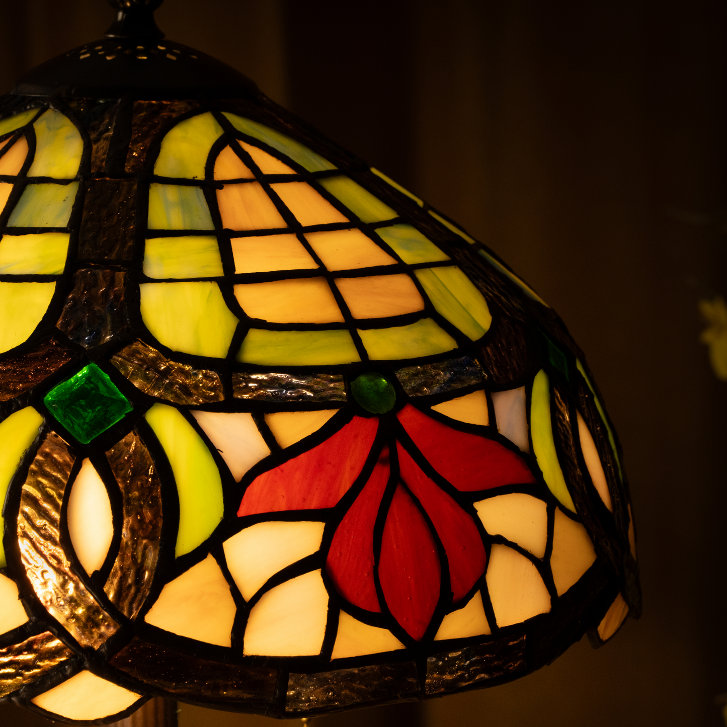 Ruby Garden Tiffany Table Lamp