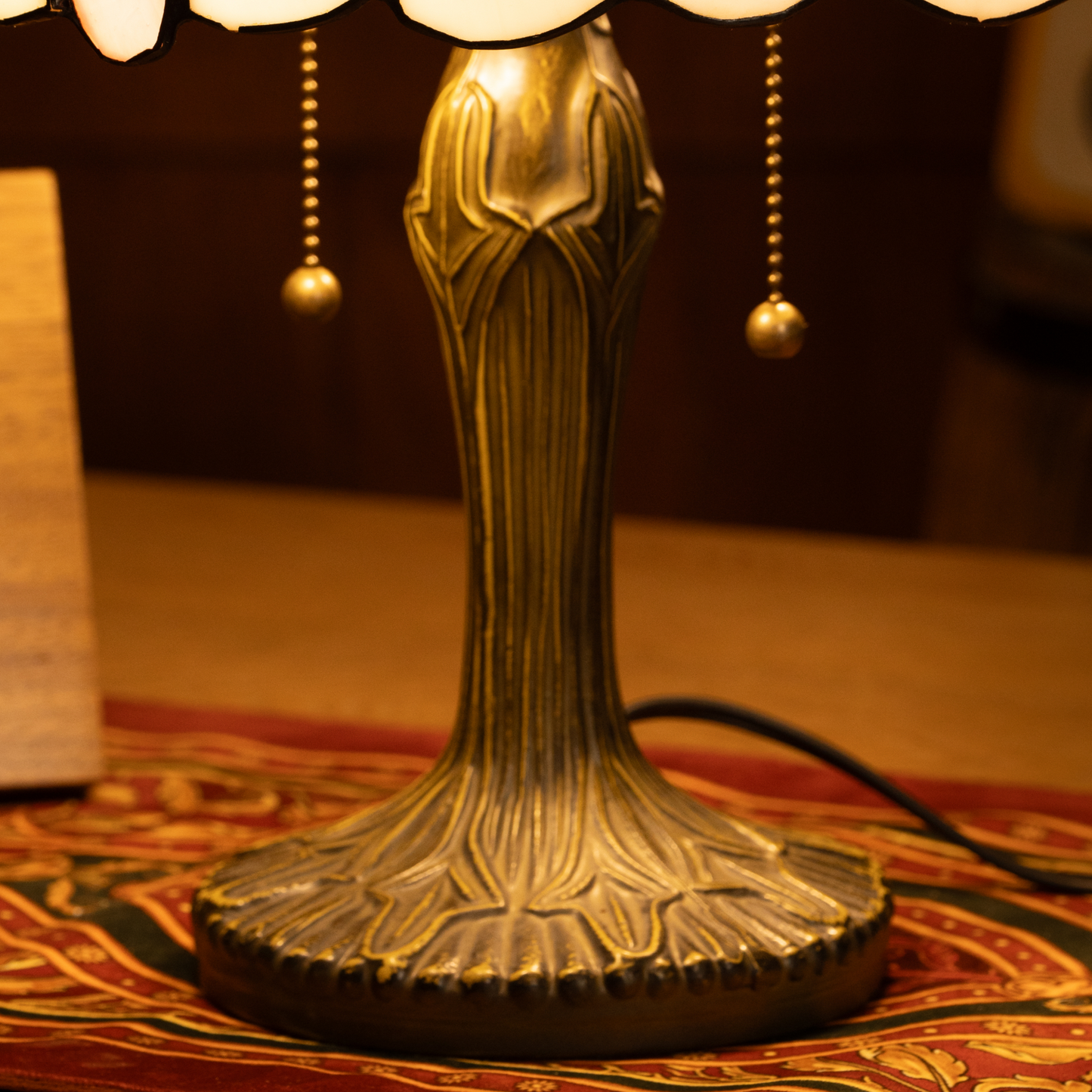 Rose Garden Glow Tiffany Table Lamp
