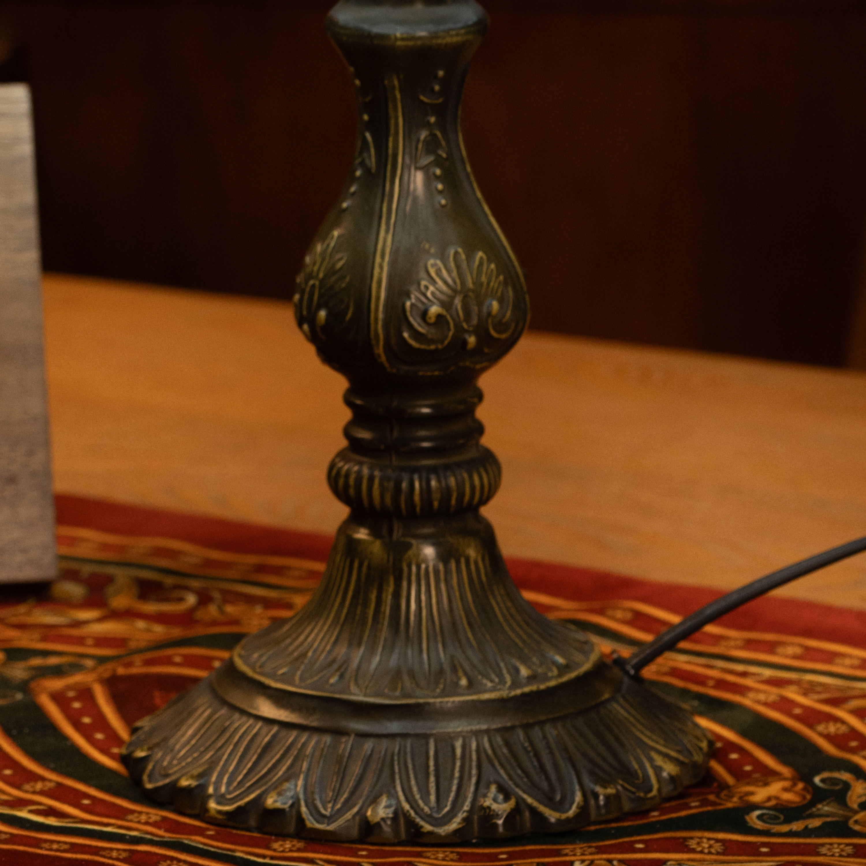 Amber Glow Harmony Tiffany Table Lamp