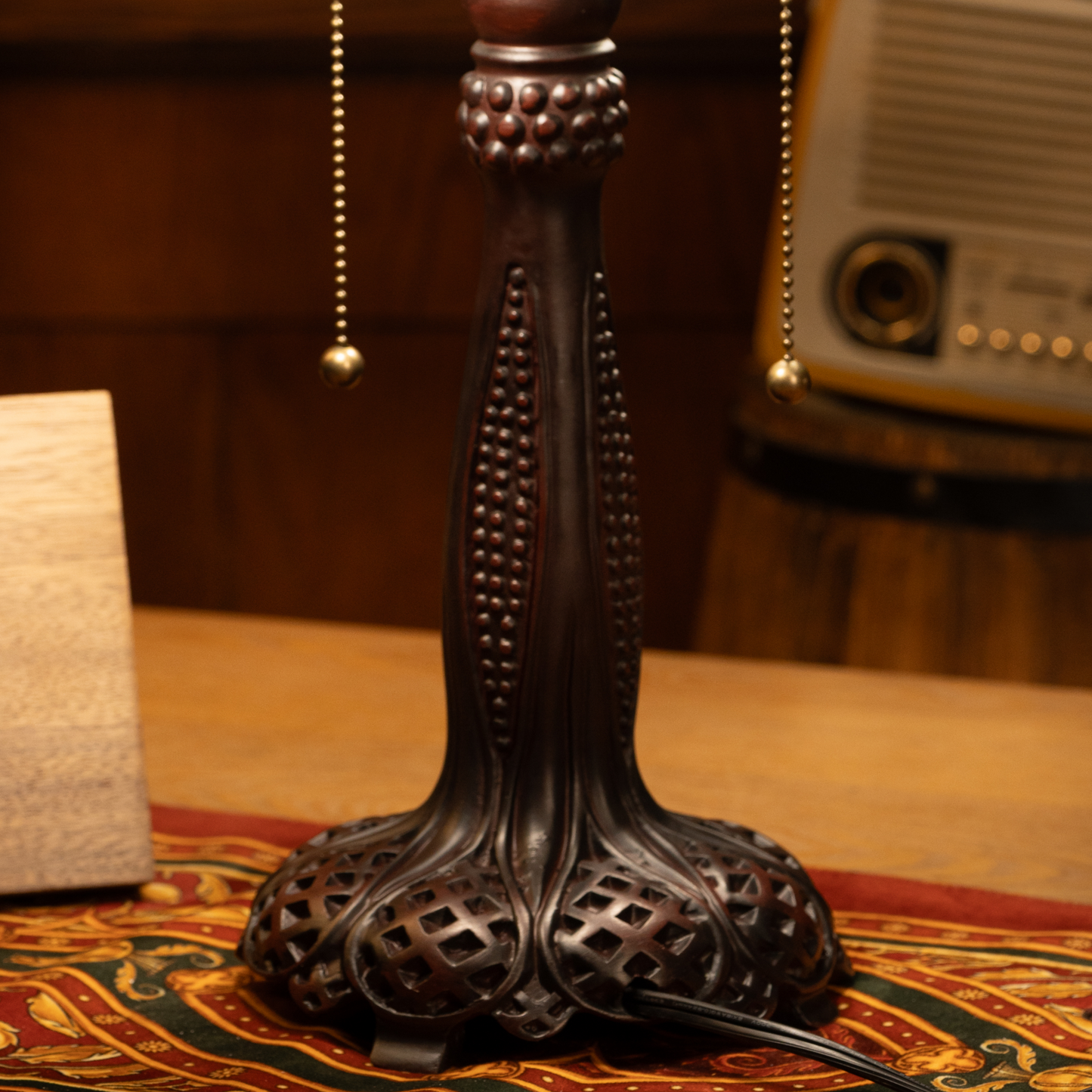Rose Garden Glow Tiffany Table Lamp