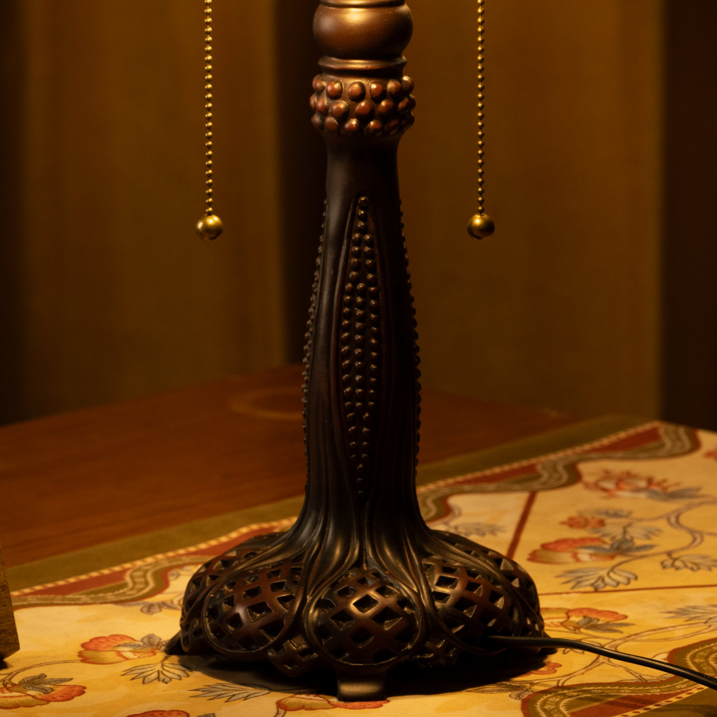 Royal Blue Elegance Tiffany Table Lamp