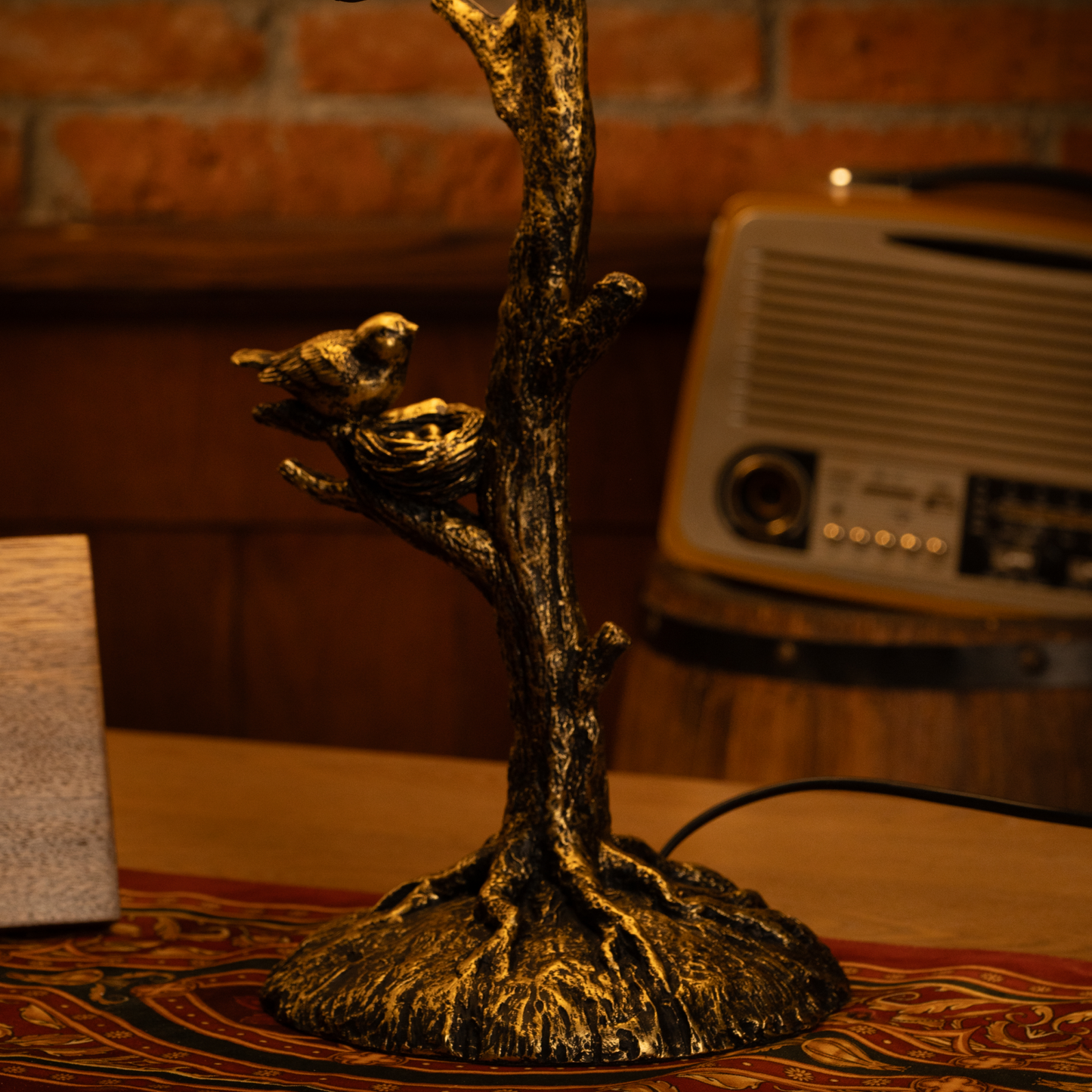 Rose Garden Glow Tiffany Table Lamp