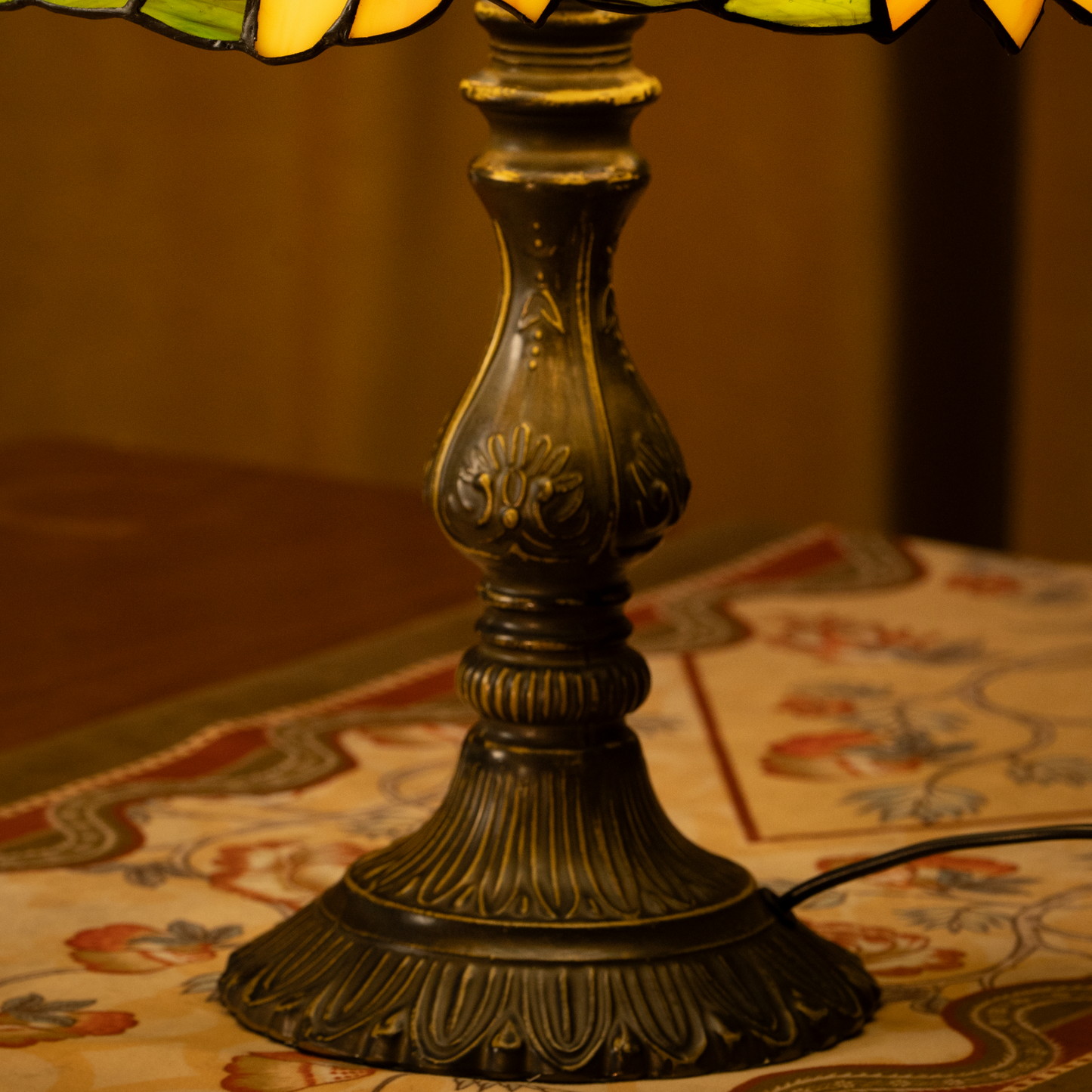 Sunshine Bloom Tiffany Table Lamp