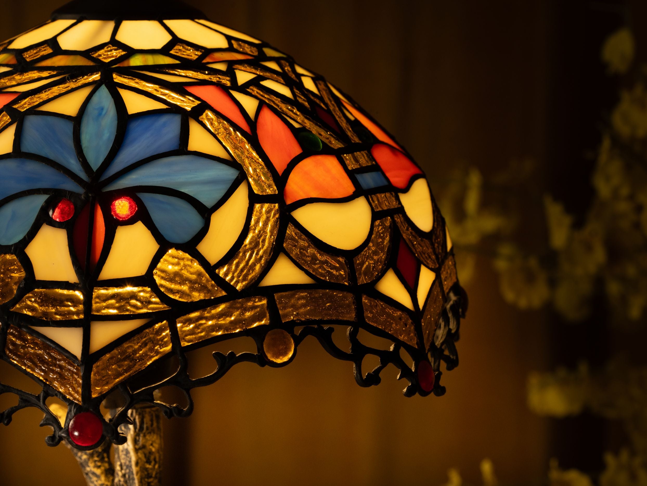 Lampe de table Tiffany à pétales bleus