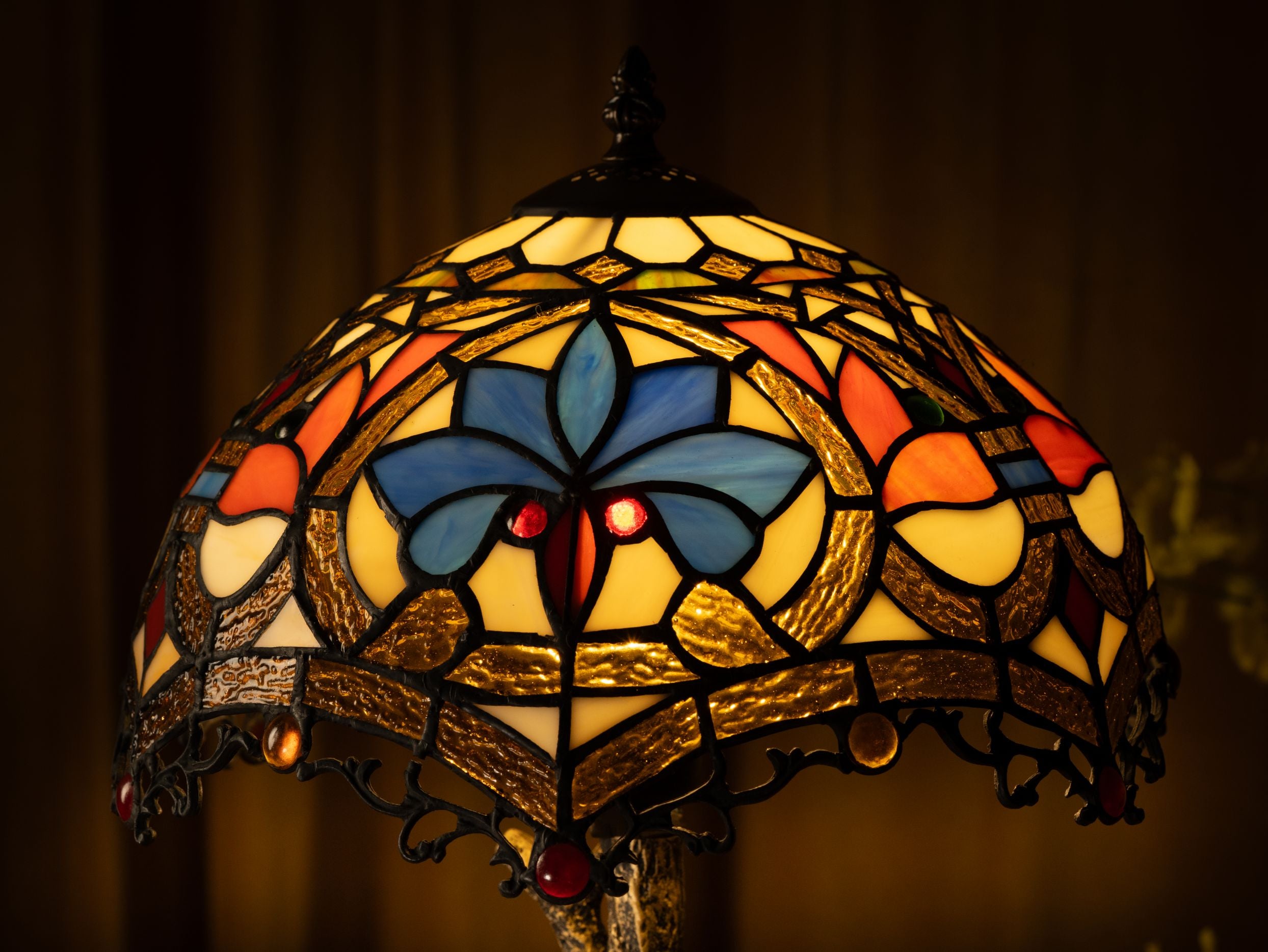 Lampe de table Tiffany à pétales bleus