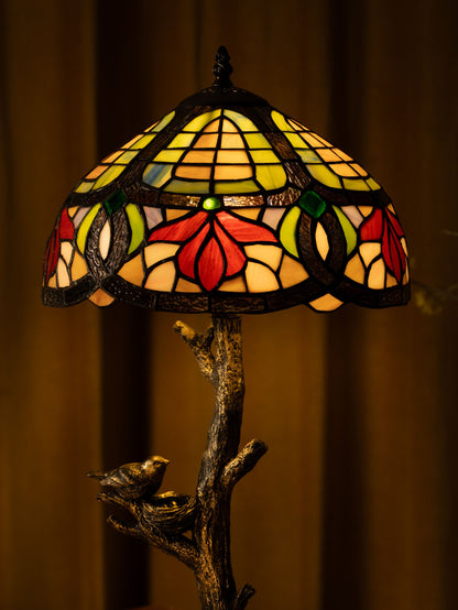 Lampe de table Tiffany à motif de fleurs de forêt