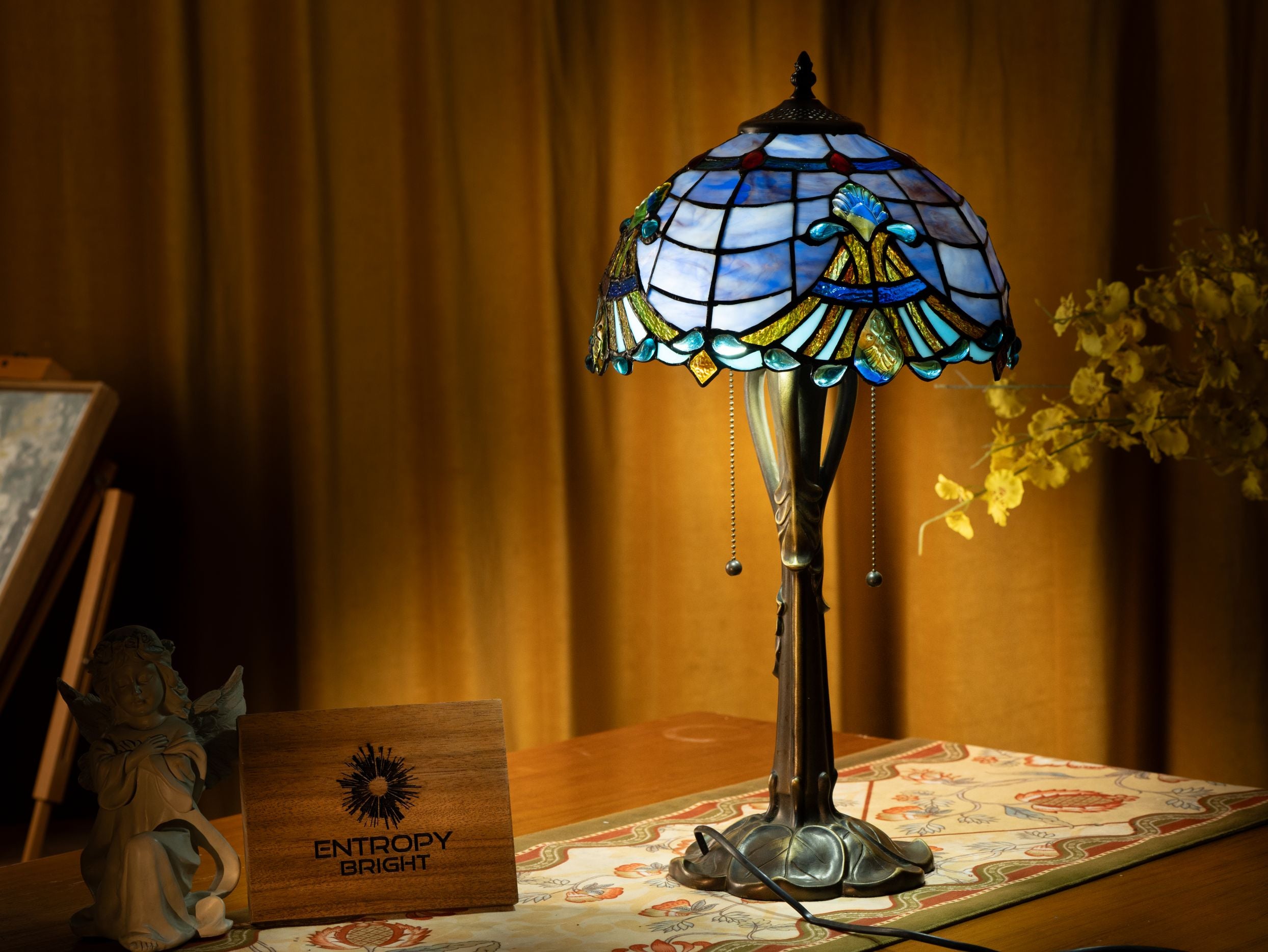 Majestic Wave Tiffany Table Lamp
