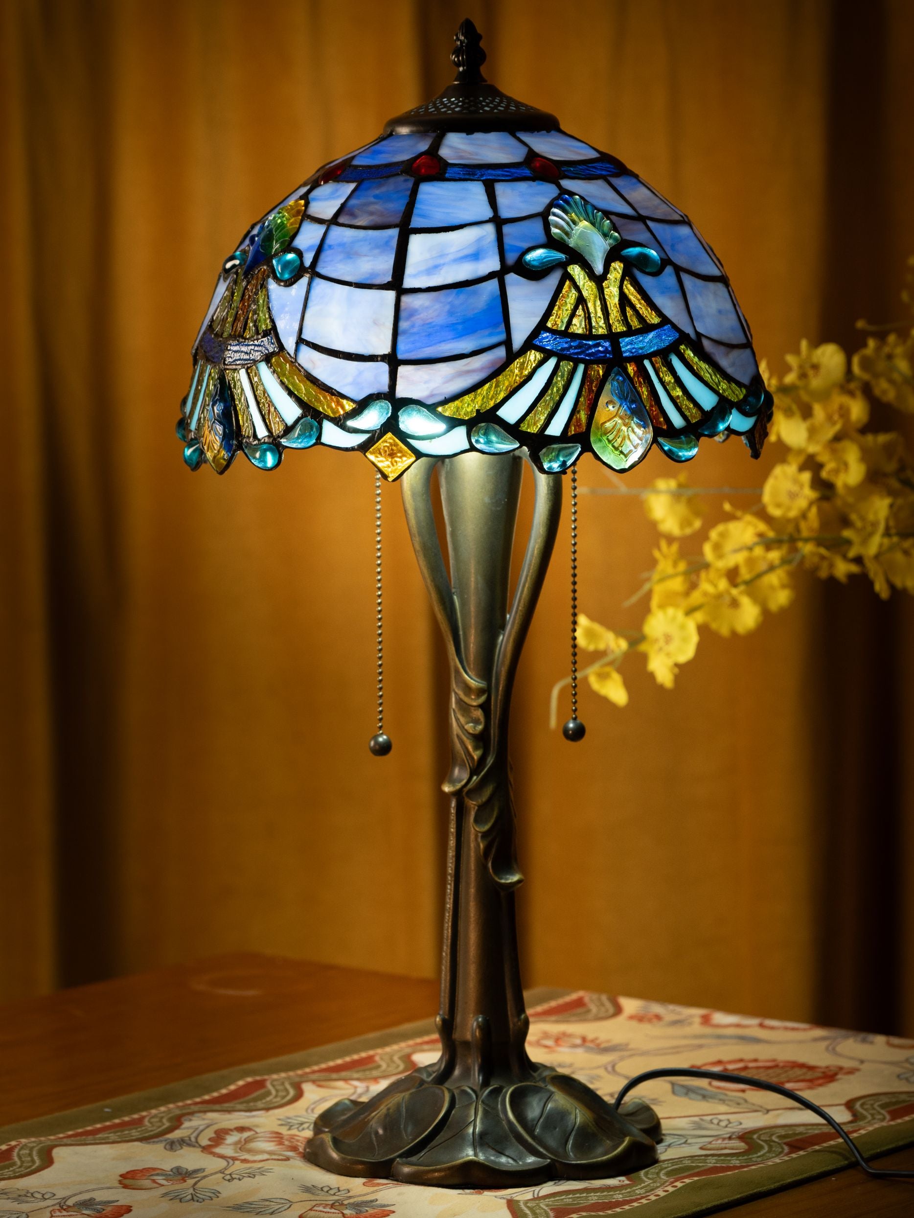 Majestic Wave Tiffany Table Lamp