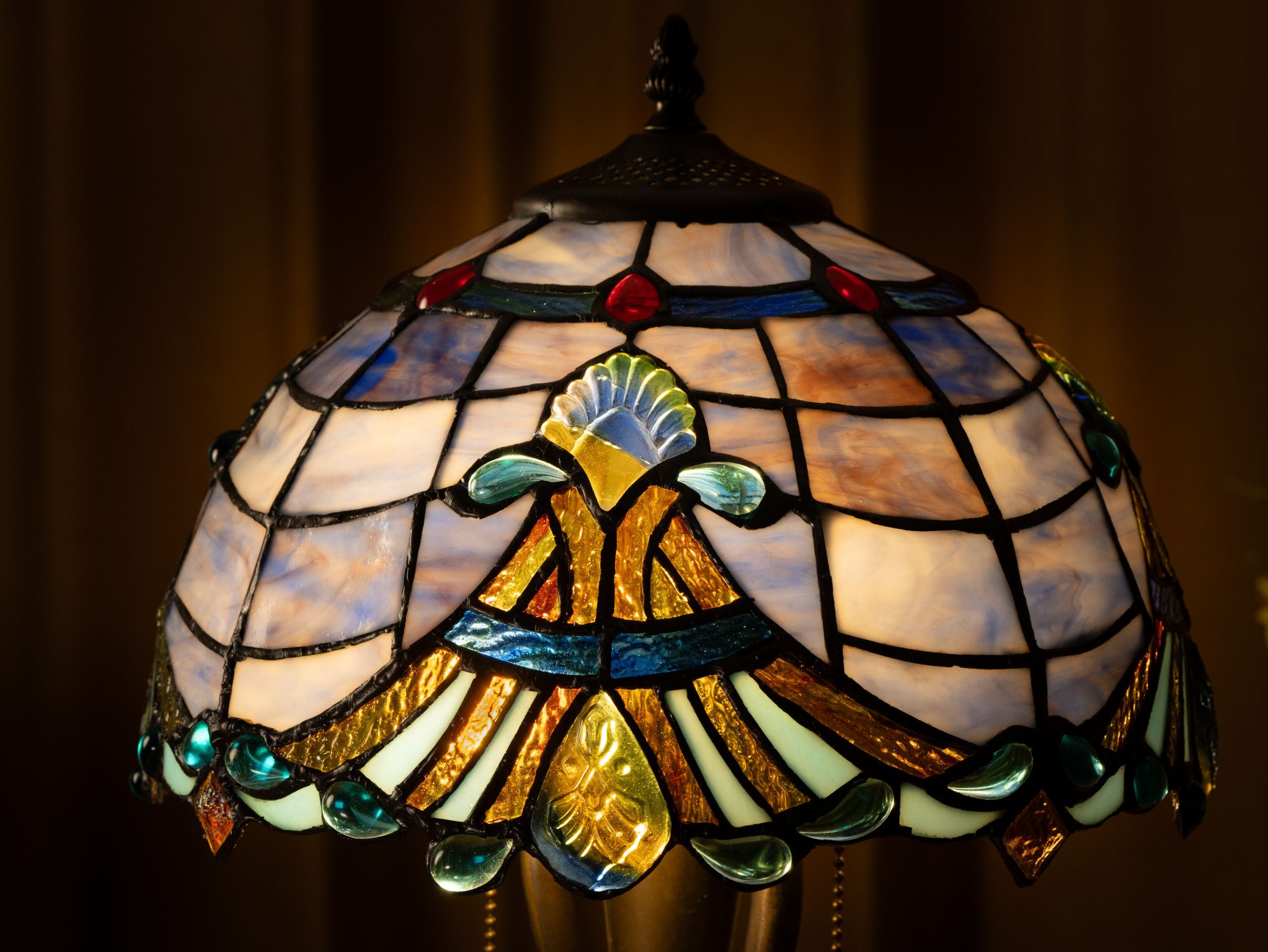 Majestic Wave Tiffany Table Lamp