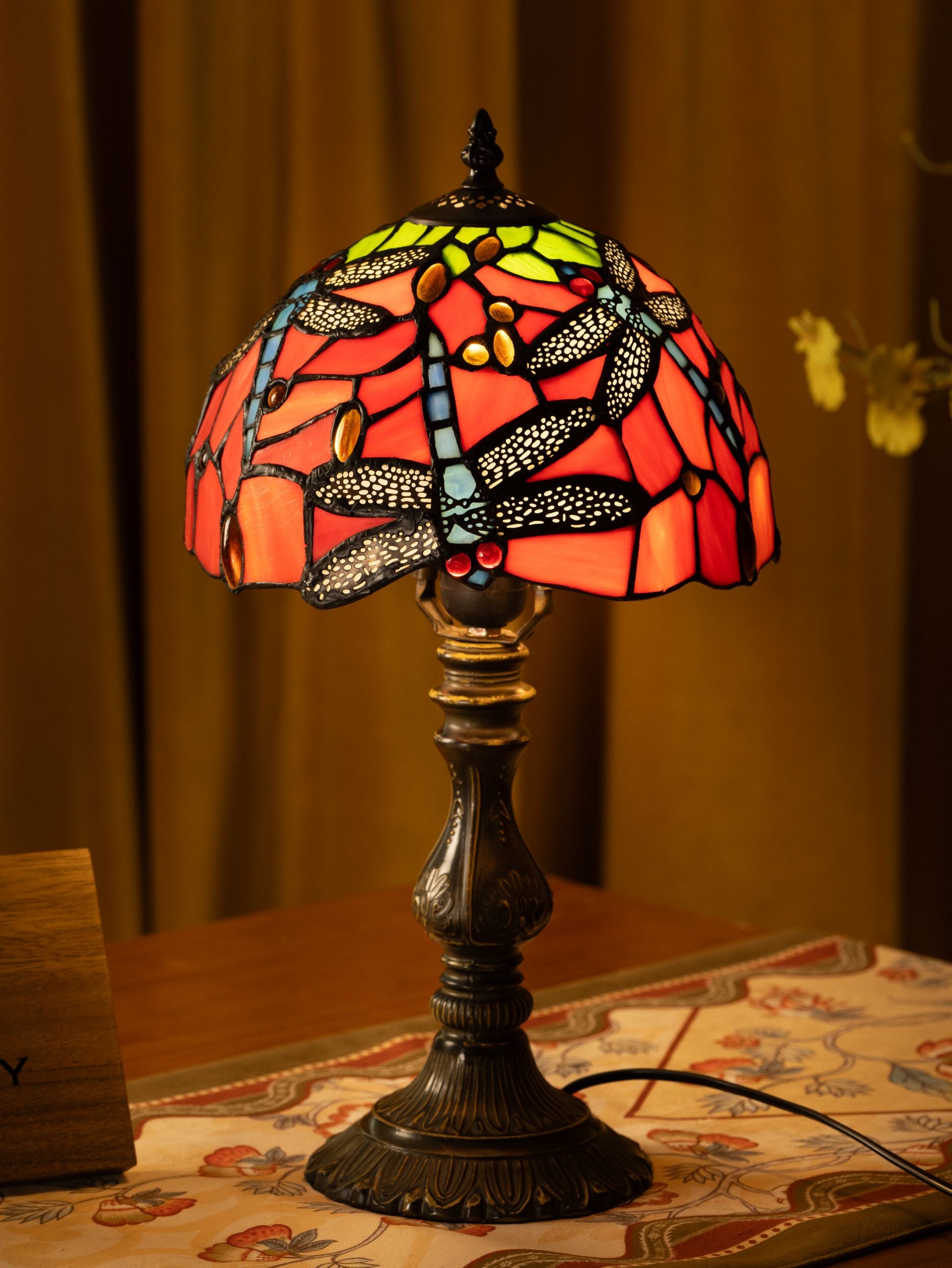 Lampe de table Tiffany Crimson Flight