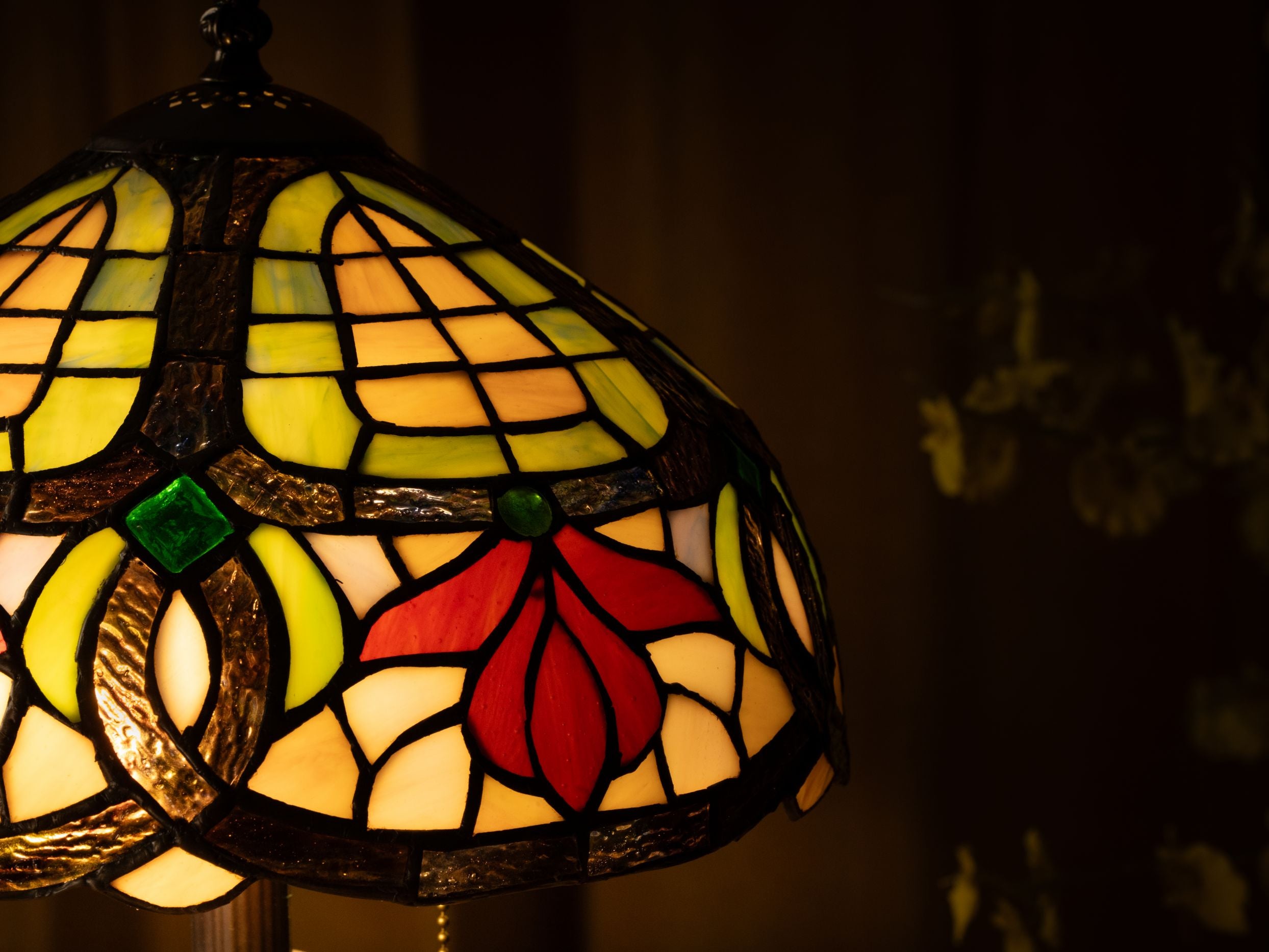 Ruby Garden Tiffany Table Lamp