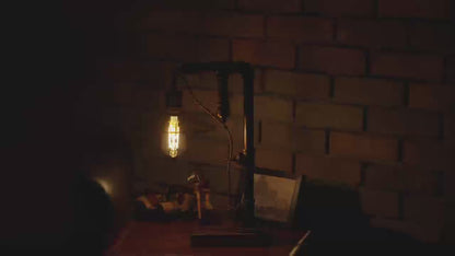 Lámpara de tubo ajustable vintage hecha a mano Steampunk Dream con luces navideñas